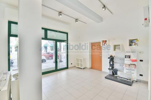 Locale commerciale in vendita a Lissone