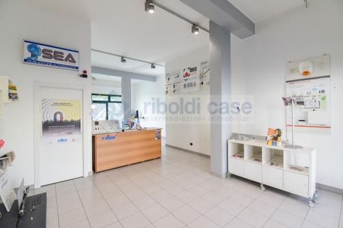 Locale commerciale in vendita a Lissone