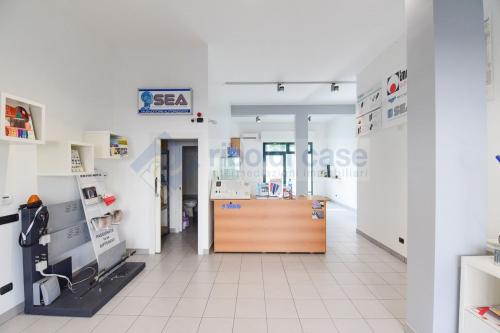 Locale commerciale in vendita a Lissone