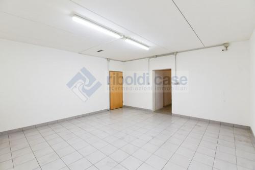 Locale commerciale in vendita a Lissone