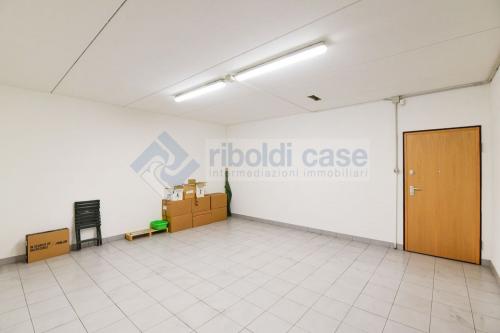 Locale commerciale in vendita a Lissone