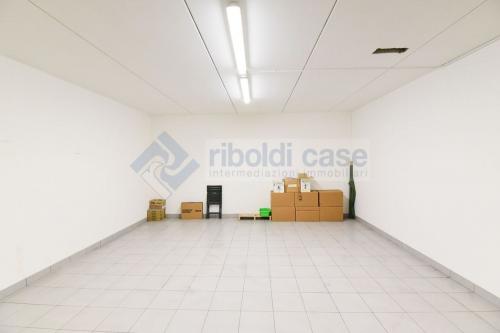 Locale commerciale in vendita a Lissone