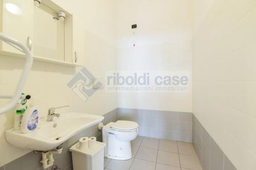 Locale commerciale in vendita a Lissone