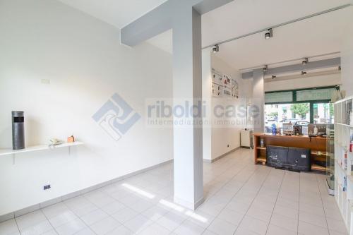 Locale commerciale in vendita a Lissone