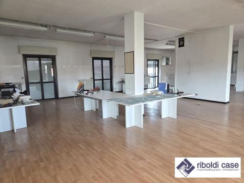 Studio/Ufficio in affitto a Varedo