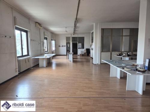 Studio/Ufficio in affitto a Varedo