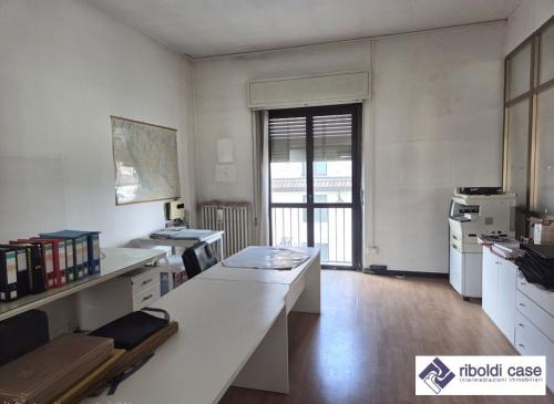 Studio/Ufficio in affitto a Varedo