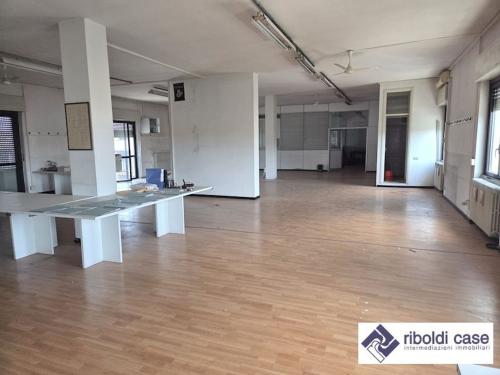 Studio/Ufficio in affitto a Varedo
