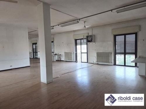 Studio/Ufficio in affitto a Varedo