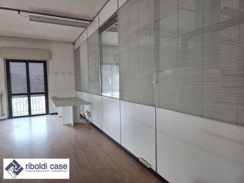 Studio/Ufficio in affitto a Varedo