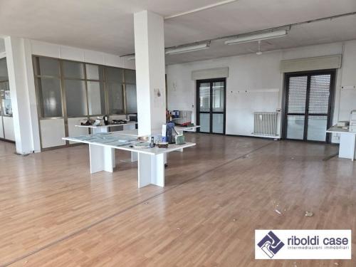 Studio/Ufficio in affitto a Varedo