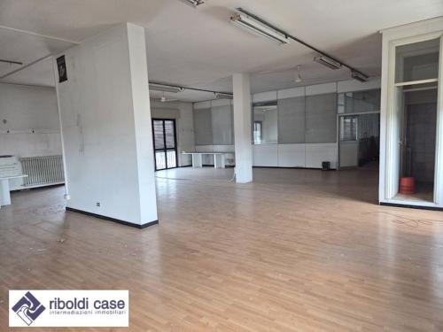 Studio/Ufficio in affitto a Varedo