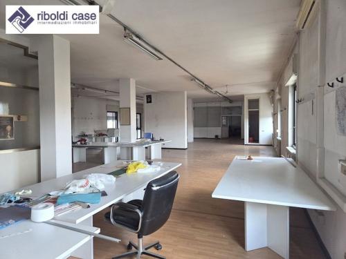 Studio/Ufficio in affitto a Varedo