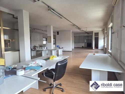 Studio/Ufficio in affitto a Varedo