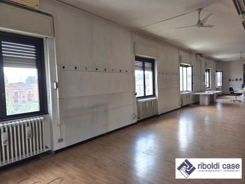 Studio/Ufficio in affitto a Varedo