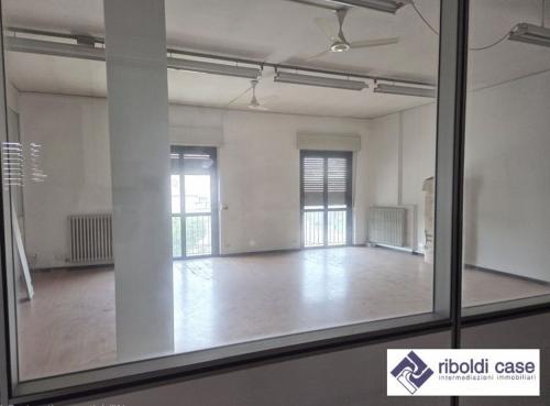 Studio/Ufficio in affitto a Varedo