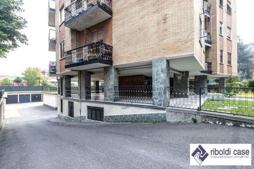 Capannone in vendita a Paderno Dugnano