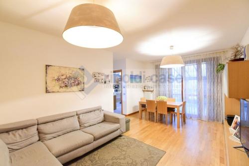 Appartamento in vendita a Verano Brianza