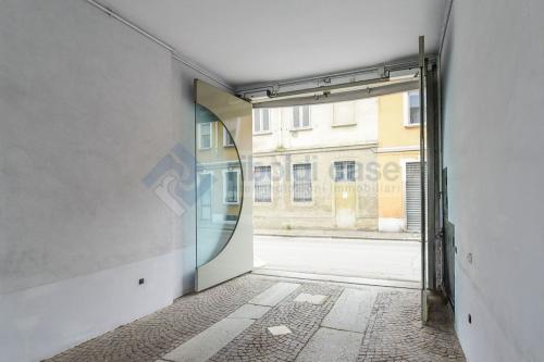 Edificio commerciale o terziario in vendita a Lissone