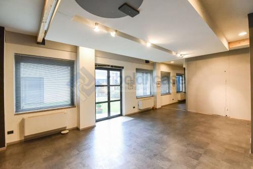 Edificio commerciale o terziario in vendita a Lissone