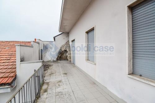 Edificio commerciale o terziario in vendita a Lissone