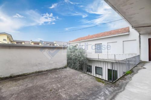 Edificio commerciale o terziario in vendita a Lissone