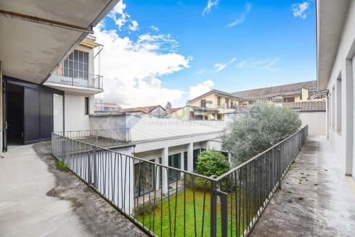 Edificio commerciale o terziario in vendita a Lissone