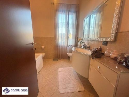 Casa singola in vendita a Seregno