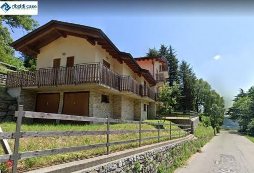 Villa in vendita a Suello