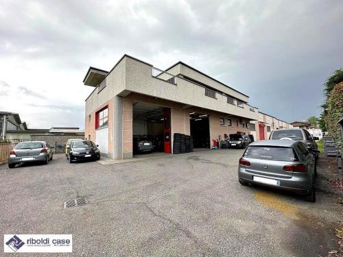 Capannone in vendita a Giussano