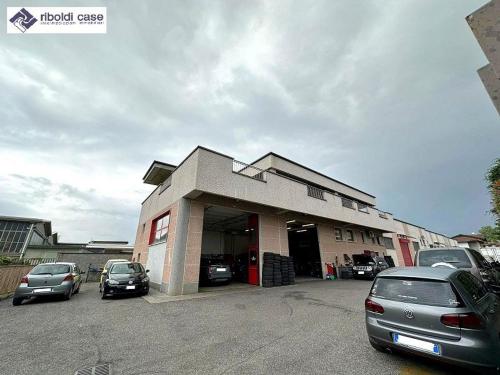 Capannone in vendita a Giussano