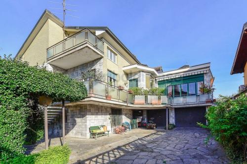 Villa in vendita a Verano Brianza