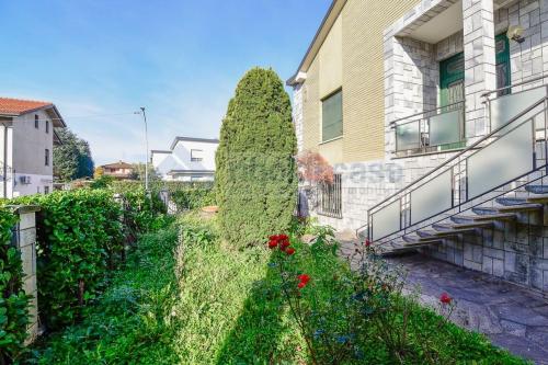 Villa in vendita a Verano Brianza