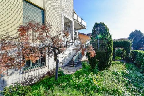 Villa in vendita a Verano Brianza