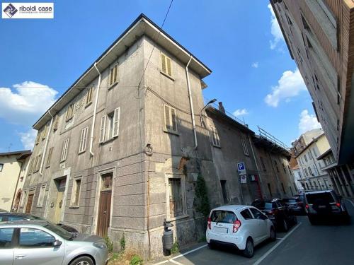 Edificio commerciale o terziario in vendita a Meda