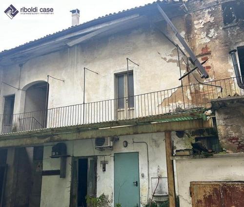 Edificio commerciale o terziario in vendita a Meda