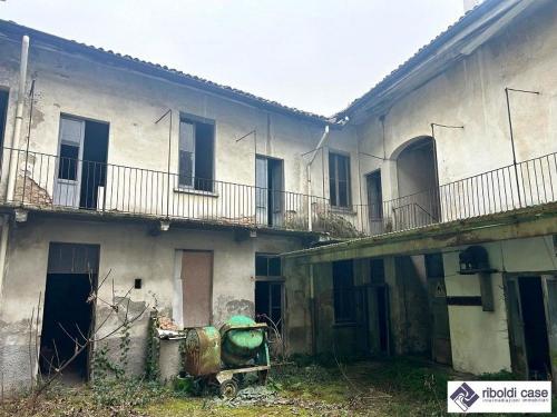 Edificio commerciale o terziario in vendita a Meda