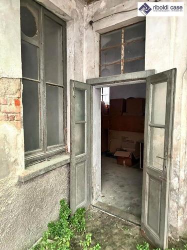 Edificio commerciale o terziario in vendita a Meda