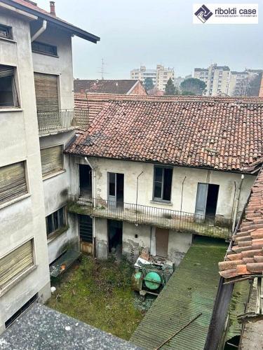 Edificio commerciale o terziario in vendita a Meda