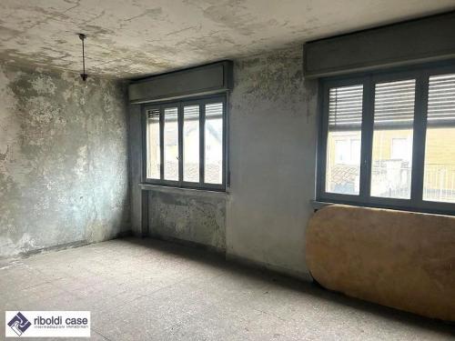 Edificio commerciale o terziario in vendita a Meda