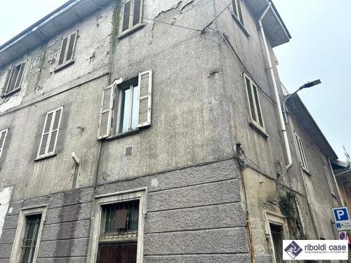 Edificio commerciale o terziario in vendita a Meda