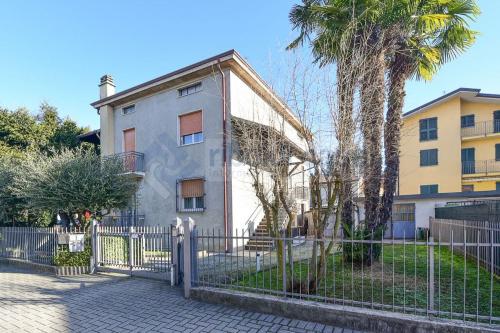 Appartamento in vendita a Verano Brianza