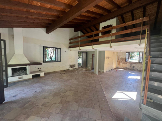 Casa singola in vendita a Verano Brianza