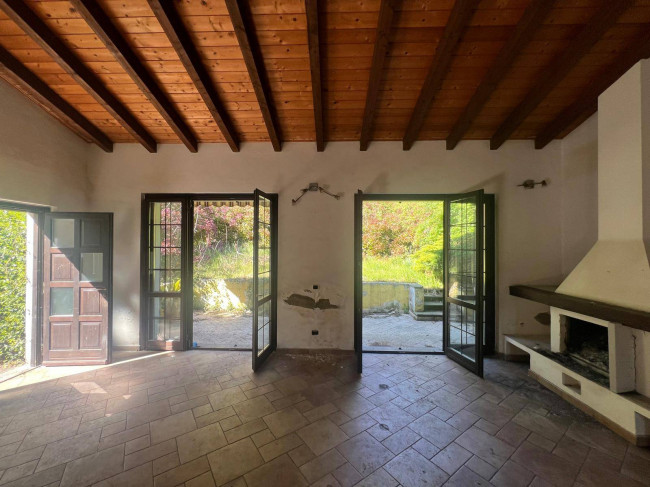 Casa singola in vendita a Verano Brianza