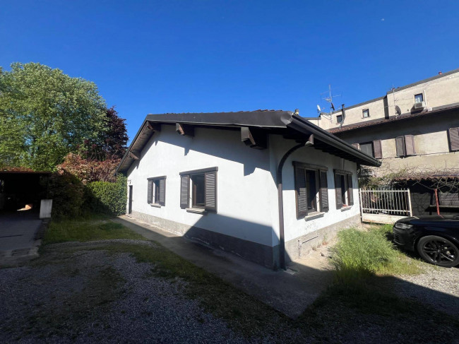 Casa singola in vendita a Verano Brianza