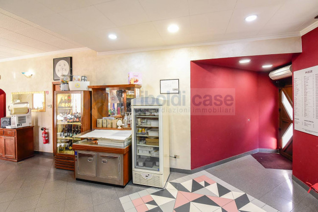 Locale commerciale in vendita a Seveso