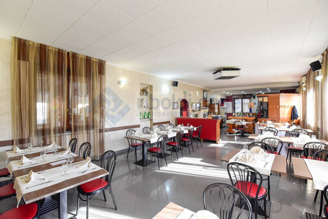 Locale commerciale in vendita a Seveso