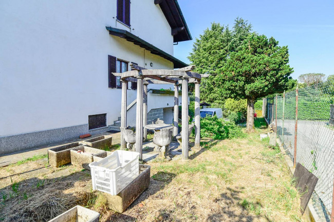 Villetta bifamiliare in vendita a Besana in Brianza