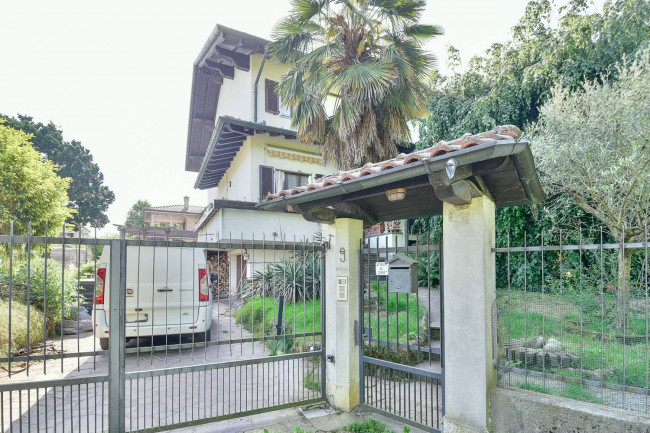 Villetta bifamiliare in vendita a Besana in Brianza