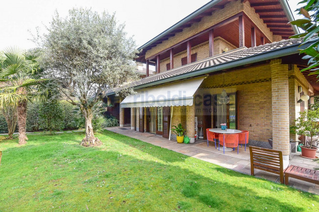 Villa in vendita a Seregno